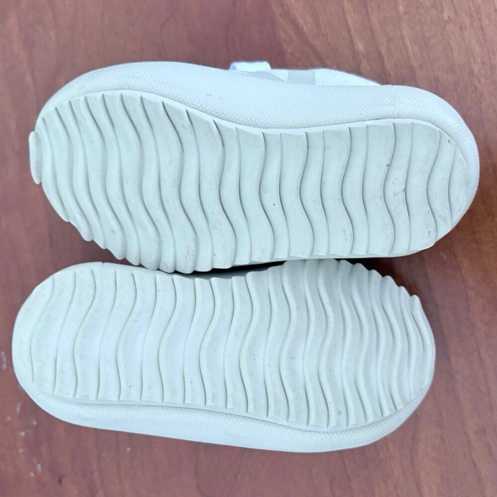 VEJA Small Ollie Canvas White Sneakers Toddler Size 6 - Picture 5 of 11